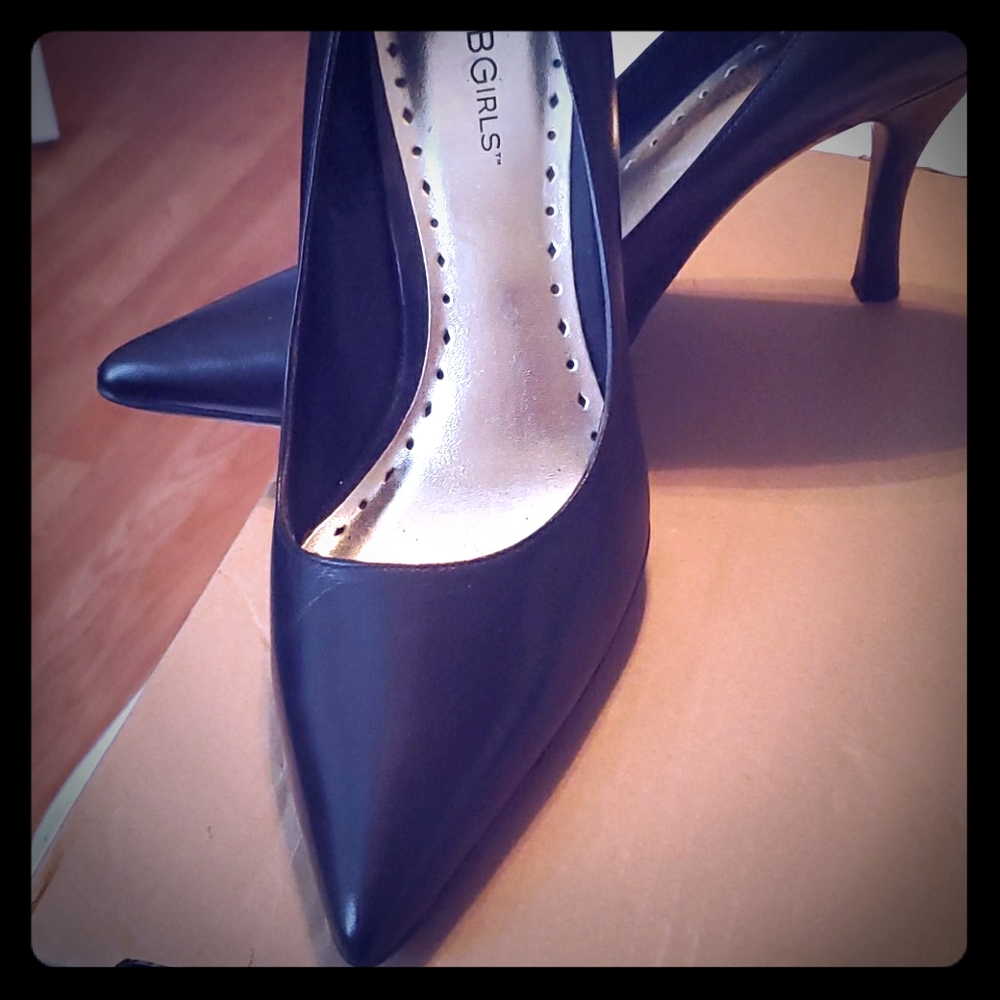 9 heels point black